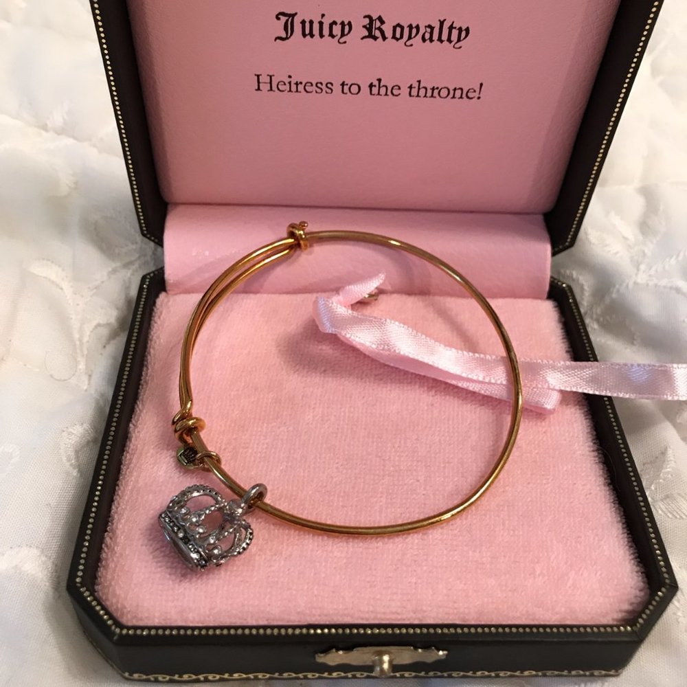 Juicy Couture Crown Bangle